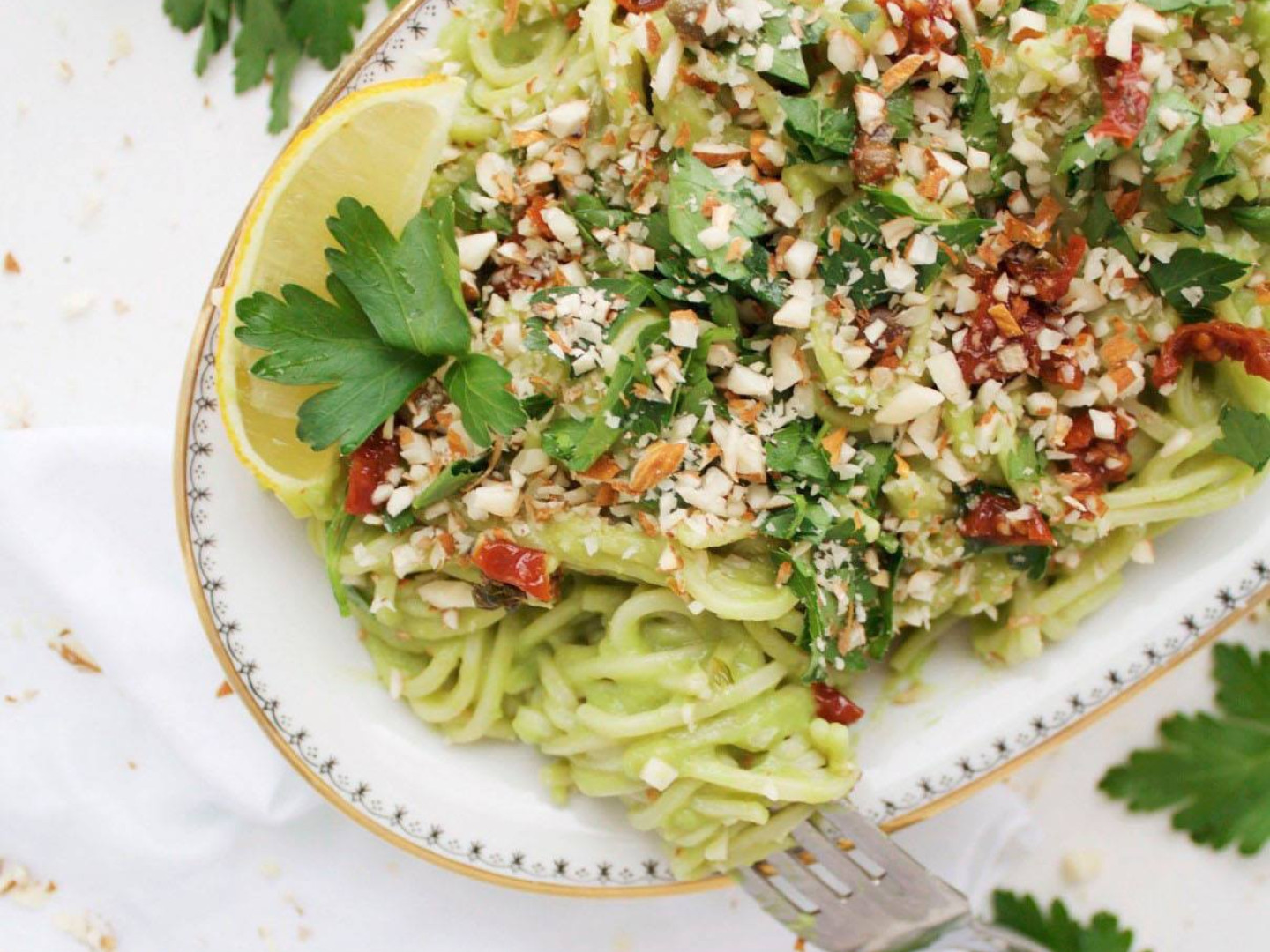 Creamy Avocado Pasta – Vegan Easy 