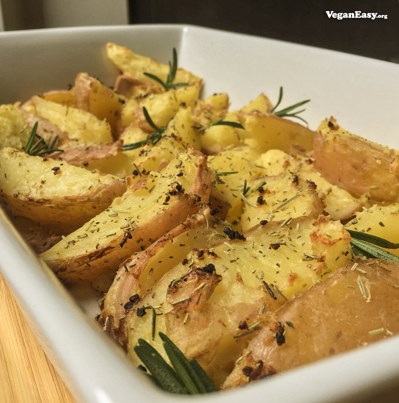 Rosemary & Garlic Potatoes – Vegan Easy - veganeasy.org