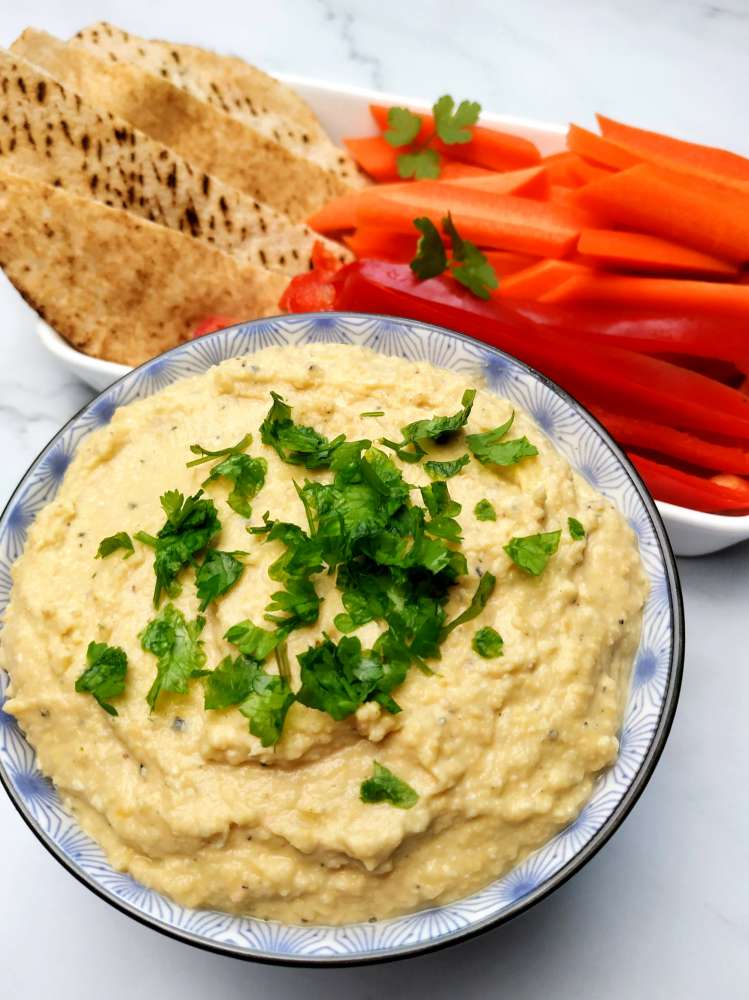 Homemade Hummus with Wholemeal Pita & Veggie Sticks – Vegan Easy ...