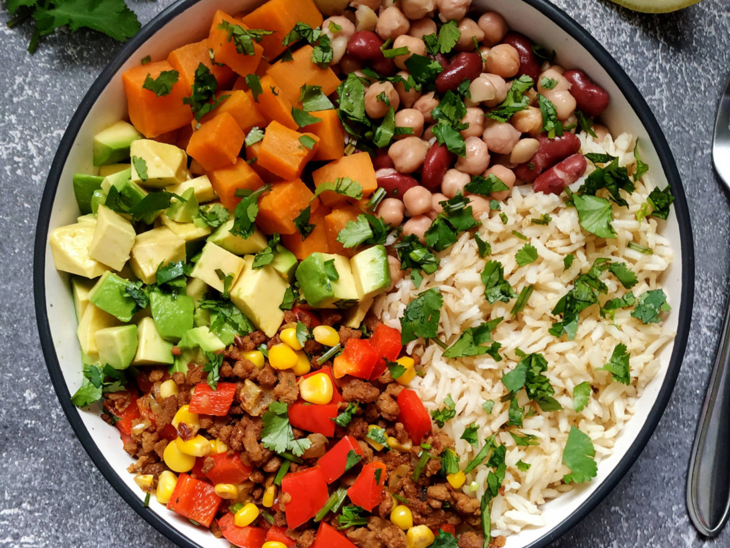 Mason Jar Burrito Bowl (30g of protein!) - That Vegan Babe